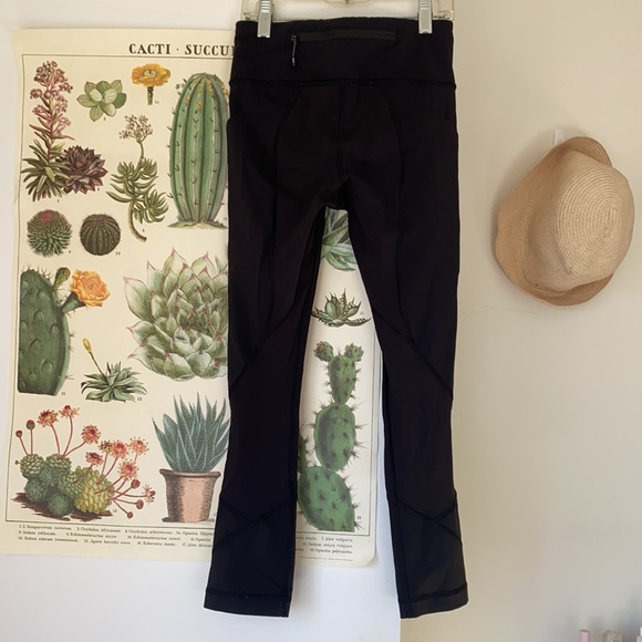 Lululemon leggings with pockets and mesh detailing - Picture 4 of 4